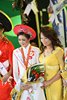 B?o Ng?c nh?n thu?ng top 10 trình di?n trang ph?c truy?n th?ng
