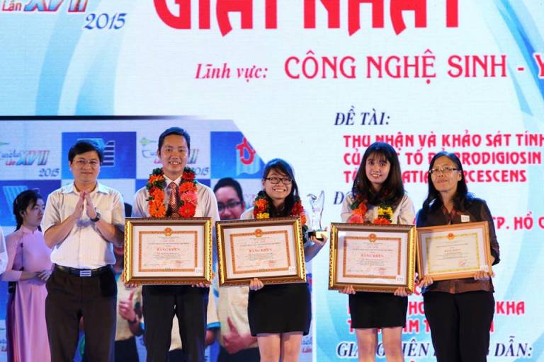 Sinh viên HUTECH đạt giải Nhất giải thưởng sinh viên nghiên cứu khoa học 2015