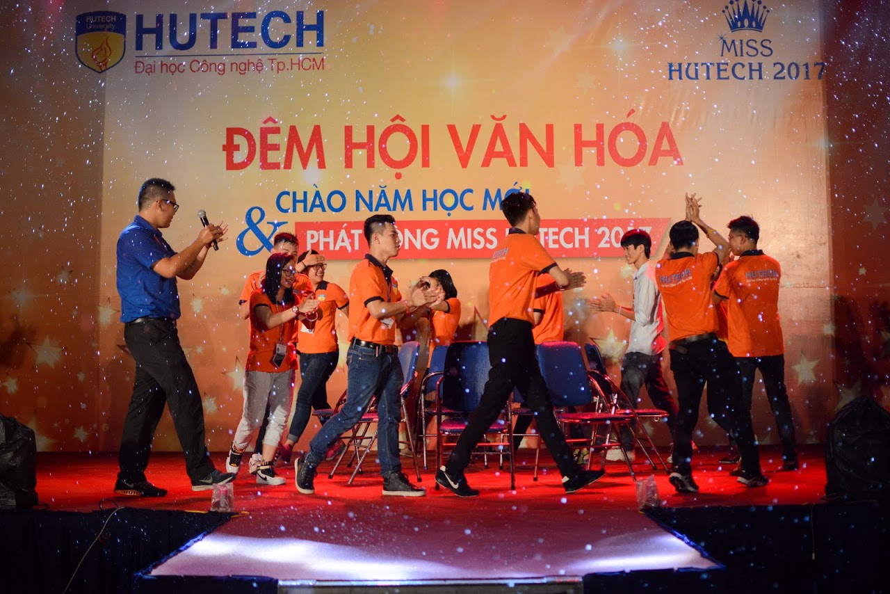 Tưng bừng Đêm hội Chào năm học mới và Phát động Miss HUTECH 2017