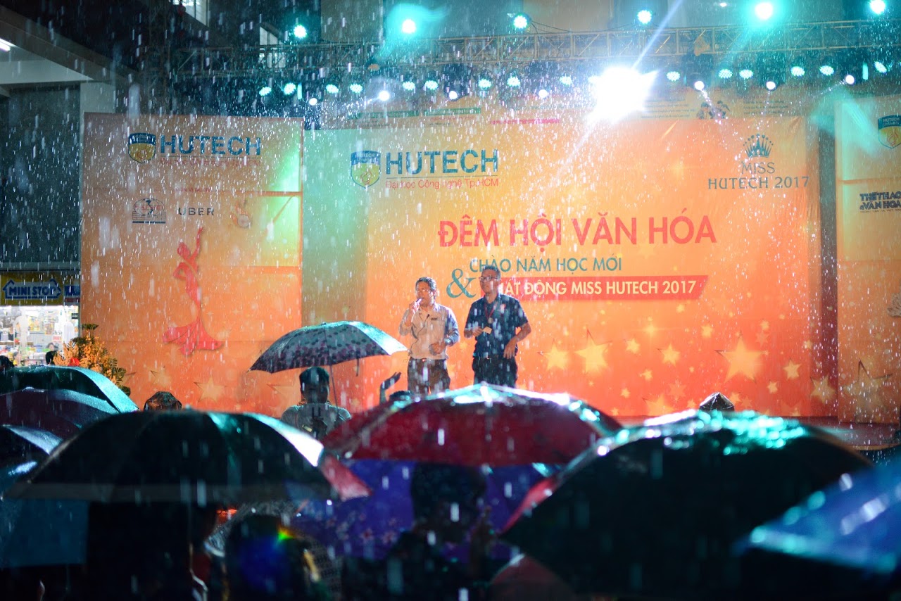 Tưng bừng Đêm hội Chào năm học mới và Phát động Miss HUTECH 2017