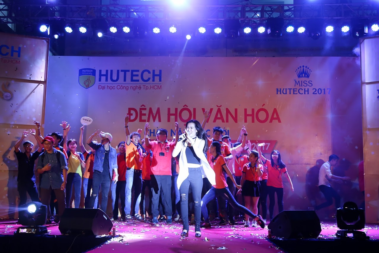 Tưng bừng Đêm hội Chào năm học mới và Phát động Miss HUTECH 2017