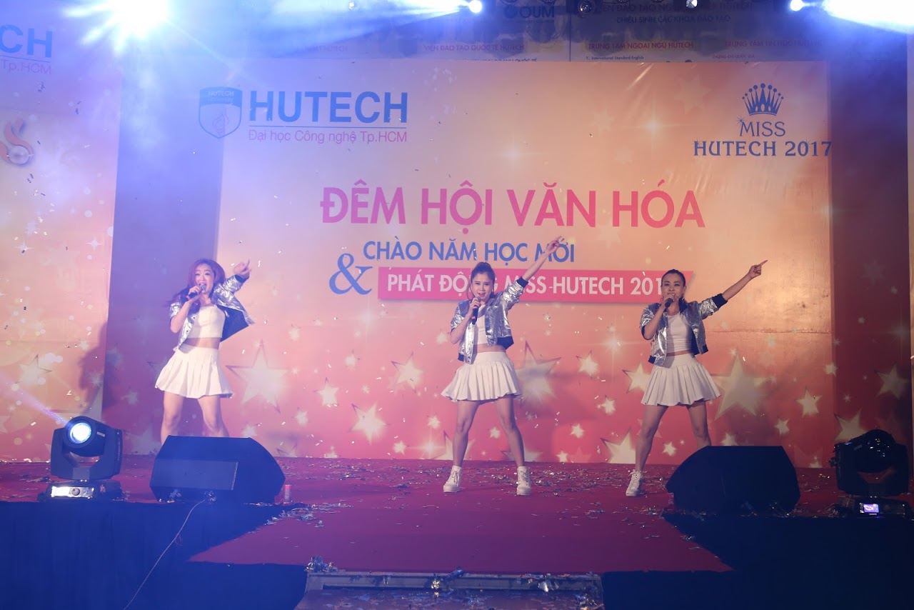 Tưng bừng Đêm hội Chào năm học mới và Phát động Miss HUTECH 2017