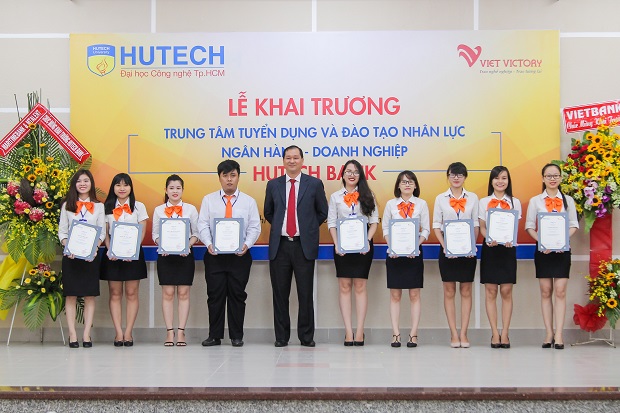 HUTECH khai trương Trung tâm Tuyển dụng & Đào tạo Nhân lực Ngân hàng - Doanh nghiệp