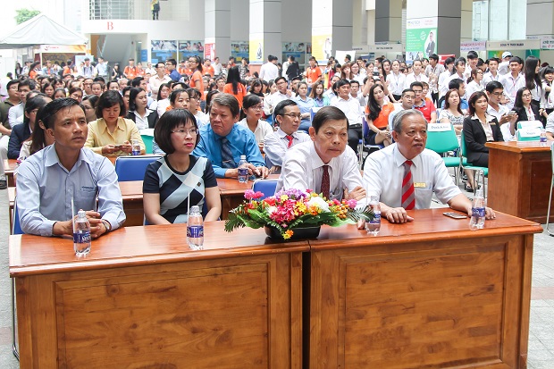 Hơn 4.000 sinh viên tham gia phỏng vấn tại 60 doanh nghiệp trong Ngày hội việc làm HUTECH