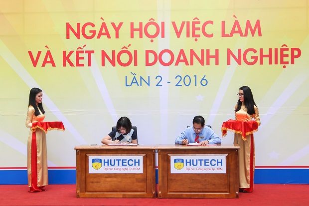 Hơn 4.000 sinh viên tham gia phỏng vấn tại 60 doanh nghiệp trong Ngày hội việc làm HUTECH