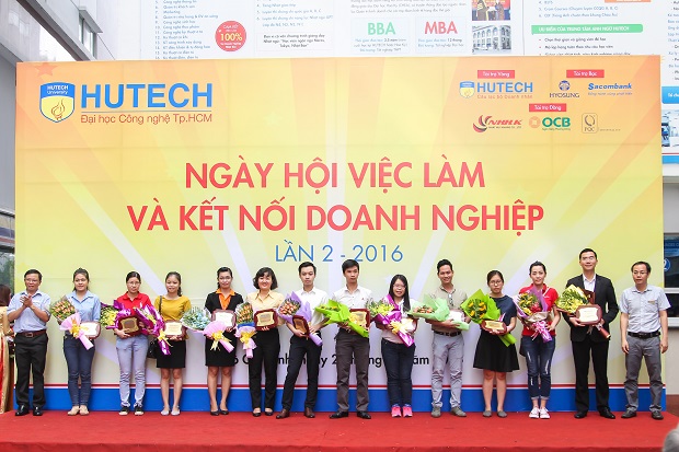 Hơn 4.000 sinh viên tham gia phỏng vấn tại 60 doanh nghiệp trong Ngày hội việc làm HUTECH