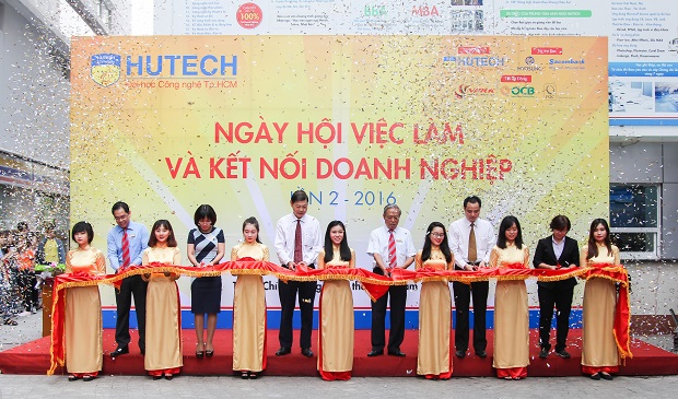 Hơn 4.000 sinh viên tham gia phỏng vấn tại 60 doanh nghiệp trong Ngày hội việc làm HUTECH